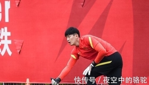 蒋光|国足球员在场上散步防守,直接惹恼颜骏凌,颜骏凌为此罕见发飙