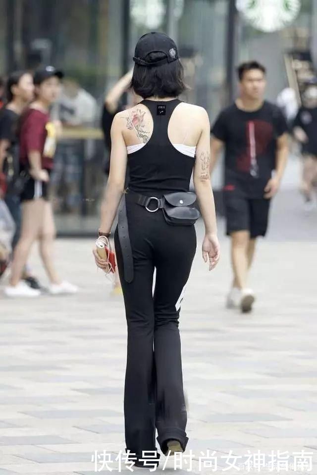 时尚穿搭:黑色长裤修长板型喇叭款式，完美掩盖高跟鞋视觉显高