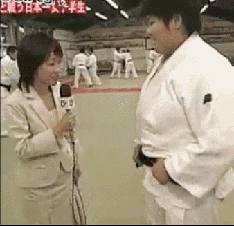 |搞笑GIF趣图:这样的实力,一般人都做不到吧!