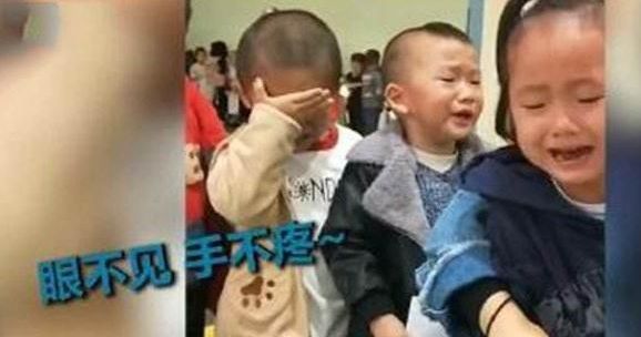 萌娃|幼儿园采血哭嚎一片，萌娃瞥完针头就捂眼！内心OS：好怕怕，想逃