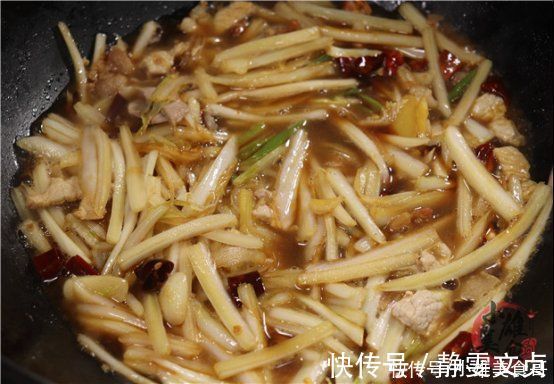 今天才知道,原来白菜一直都切错了,教你新切法,上桌汤汁都不剩