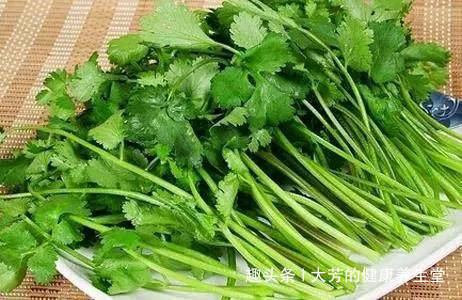 香菜|香菜的“死对头”,两者一起吃,癌细胞可能找上你