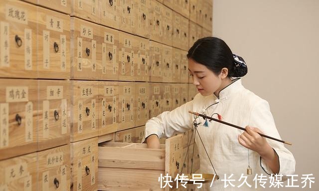 色素|46岁广东女子色素沉淀多,坚持2个习惯,帮助嫩白,或可了解