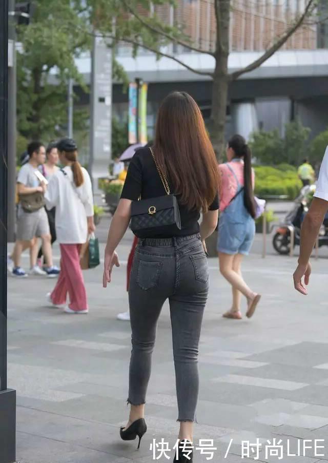 显瘦|“大胯”是假象,可能是因为胖的原因,导致腰粗引起的缘故,试高腰牛仔裤,时髦显瘦