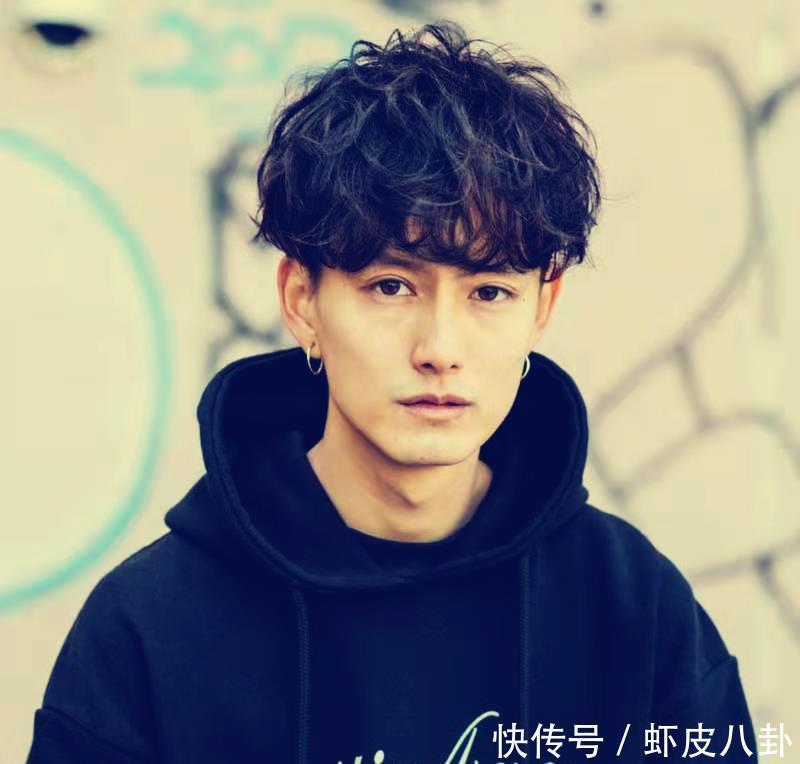 光头|男人过了四十别剃“光头”，三种帅气发型，让油腻大叔变回小鲜肉