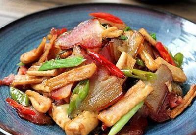 美食优选：酸辣鱿鱼花，爆炒三丁，萝卜干炒腊肉，冰粉粉的做法