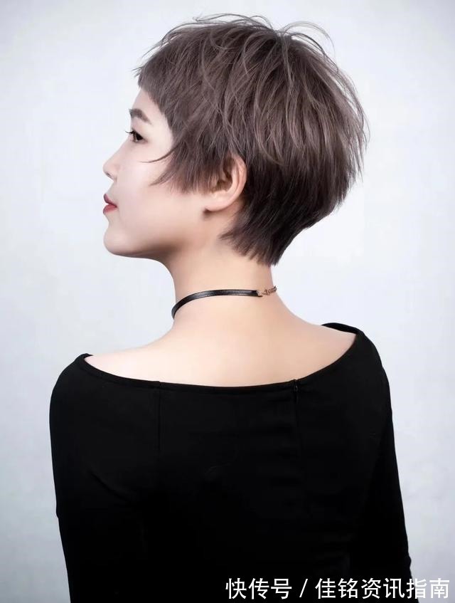 波波头 羊毛卷已过时,22款当下流行发型送给大家,直接剪就对了!