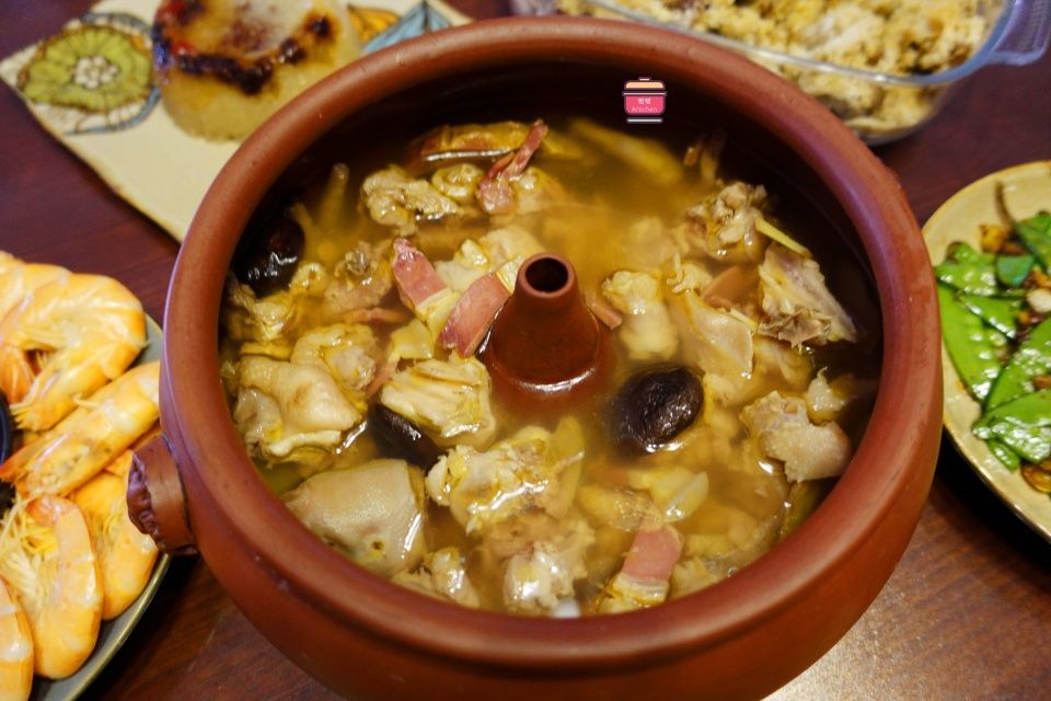 妇女节给家人炖的这锅汤火了，鲜香浓郁，滋润养颜，女人要多喝