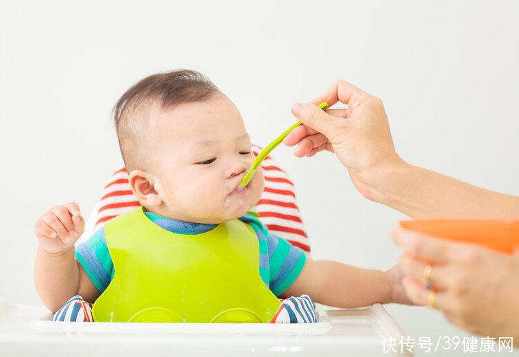 就医|疱疹性咽峡炎多地高发,提醒家长:孩子出现2个症状,不要大意