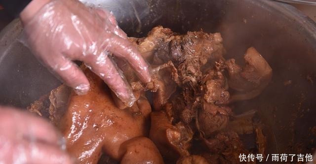 做年夜饭时,猪不椒、牛不韭、羊不料、鱼不蒜,牢记祖训错不了