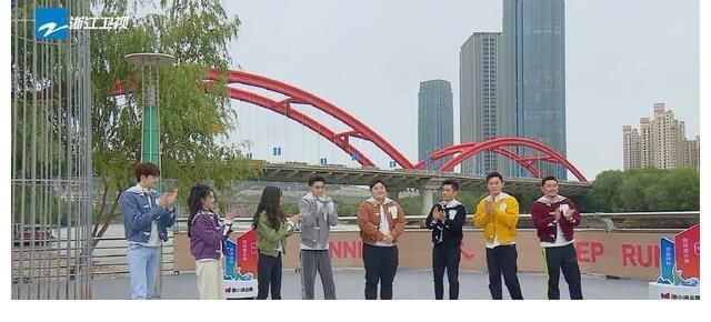 《奔跑吧》本以为秦霄贤上期表现已经够精彩，谁知新一期才是王者