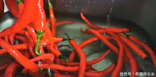 祖传|50年祖传辣椒酱做法,无任何添加剂,做法简单家常,放1年不会坏