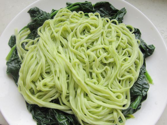 菠菜面|睡眠不好，眼睛干涩！经常吃这道菜，让你一觉到天亮