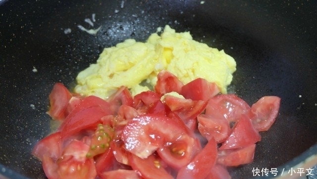 番茄只会炒鸡蛋?做法太普通了,来看看我这么做,简单营养又下饭