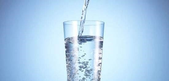 木瓜|25岁宝妈一天下奶800ml,医生:学会四多二少,奶水充足不用愁