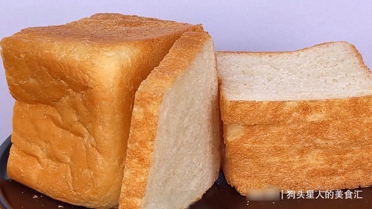 面包家常做法简单又好吃，不用揉出膜，蓬松柔软，想失败都难