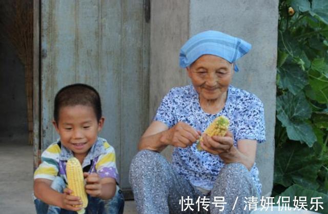 监控|5岁女儿独睡2米大床，却总说“很挤”，宝妈看完监控后忍不住大哭