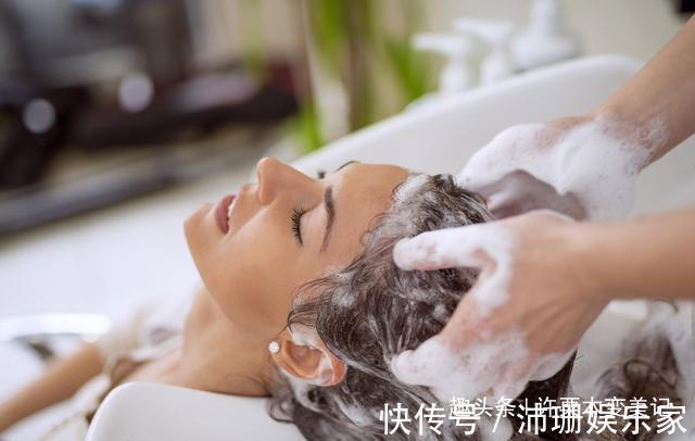 洗头|头发隔多久洗一次最好很多人都做错了,难怪头发掉得越来越厉害