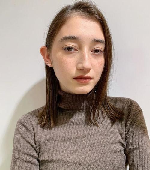 发型灵感：懒人好整理的直发，也可以充满空气感！