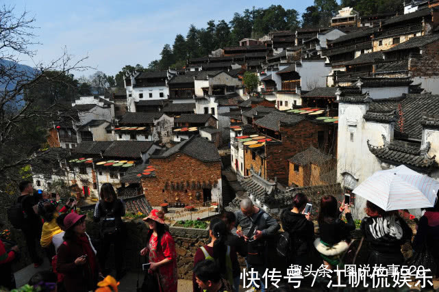 村子|中国最有头脑古村，一年四季都是秋，游客明知是假也愿上这个当