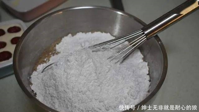 过年年糕不用买,在家几步就能做好,香甜软糯口感好,实惠又好吃