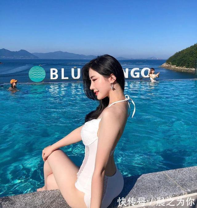 瑜伽|95后网店老板娘亲自当模特，迷人身材纤腰翘臀、迷人马甲线，堪称完美