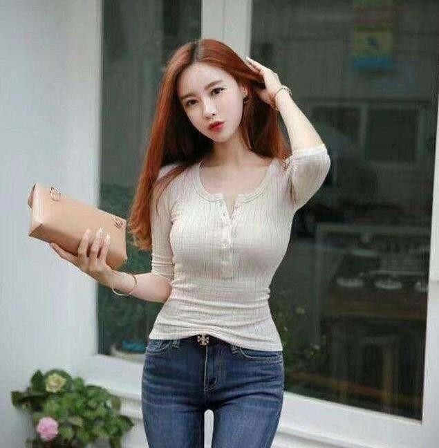 打底裤|街拍别致有型的紧身打底裤美女，彰显出女性的时尚韵味！