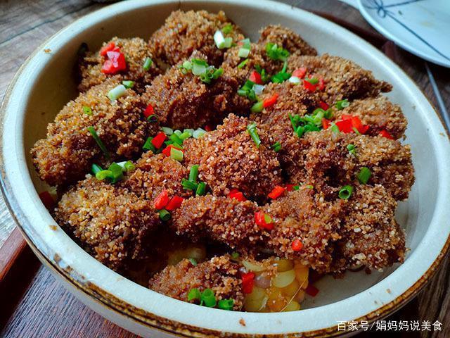 玉米|夏季多给孩子做它吃，买来不煎不炖，腌一腌加料蒸一蒸，香嫩好吃