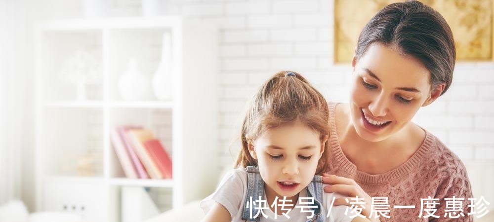 丽丽|5岁女童画“蛇”得奖次,宝妈见状开心不已,旁人说道快报警吧