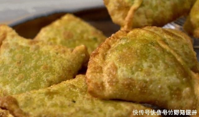 想吃韭菜盒子不要出去买,教你在家做,外酥里鲜,比饺子还好吃