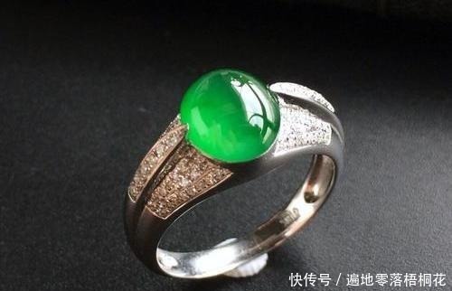 马鞍形|翡翠的款式之多,你知道你适合什么样的翡翠戒面吗