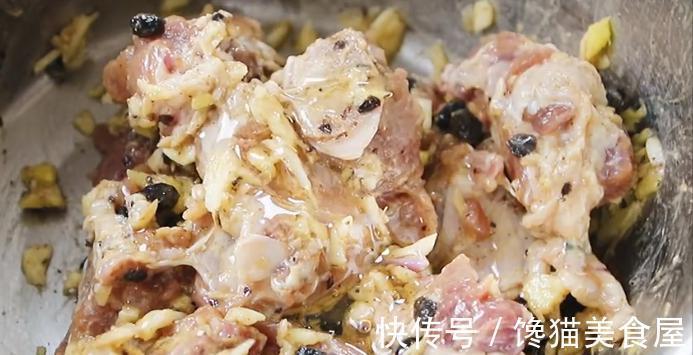 饭店|粤式香芋蒸排骨这么做，比饭店还好吃，软糯鲜香不油腻