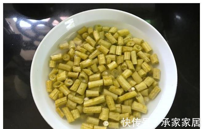 做法|自从学会豇豆这做法，我家一周做了三次，酸辣开胃，特过瘾
