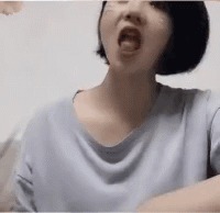 |搞笑GIF：这一跳确实挺意外 原谅我不厚道的笑了