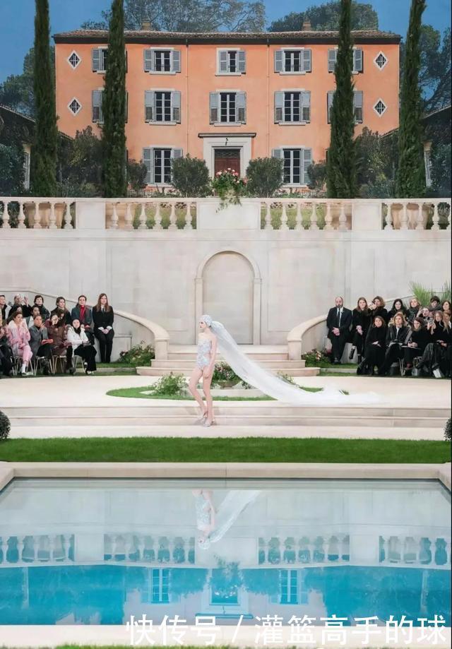 秀场|在华丽的时装背后,那些极具创意的秀场场景设计(上)