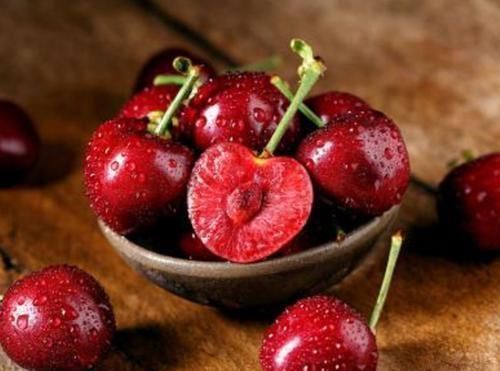 食物|女性不想过早衰老,可以多吃4种食物,排毒养颜,早吃早受益