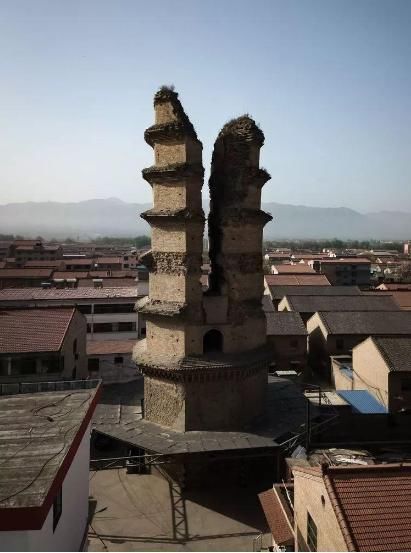 感应寺砖塔：被地震一分为二，维持700多年，至今屹立不倒