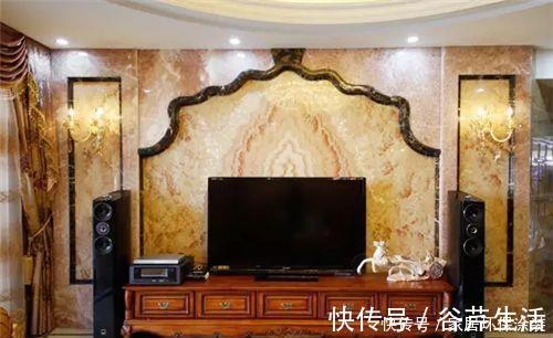 客厅|客厅背景墙贴瓷砖还是墙纸，看完心中答案应该有了吧！
