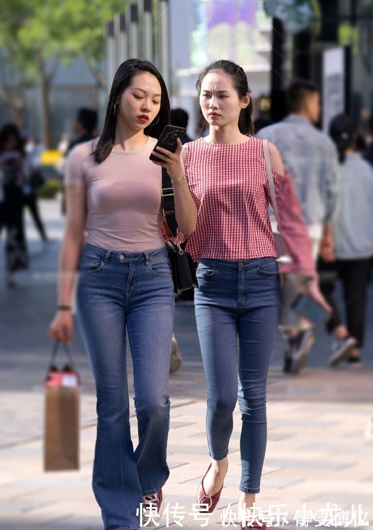 搭配|微胖姐姐的休闲风,修身打底搭配喇叭裤,简约风也能很亮眼