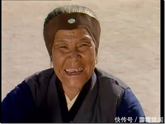 宝玉|刘姥姥二进贾府,说了一个不该说的人,王夫人给了她100两银子