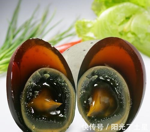 皮蛋和牛奶可同时吃吗 皮蛋和牛奶可同时吃吗