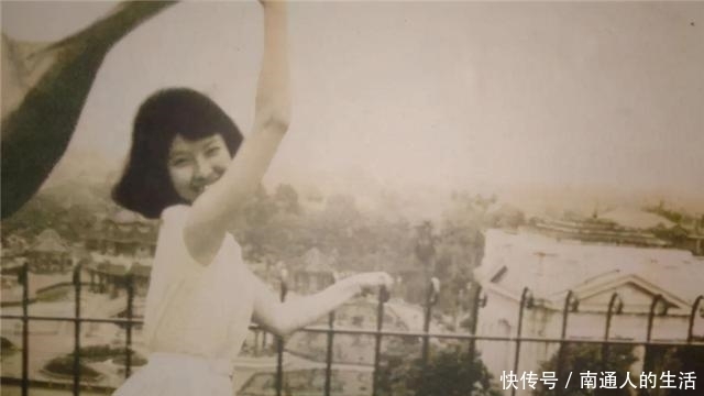 女人|《三毛传》:女人这一生,不读三毛,不懂独立