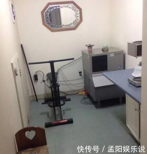 出国度假的我，居然在酒店的窗帘上发现了一些诡异的花纹