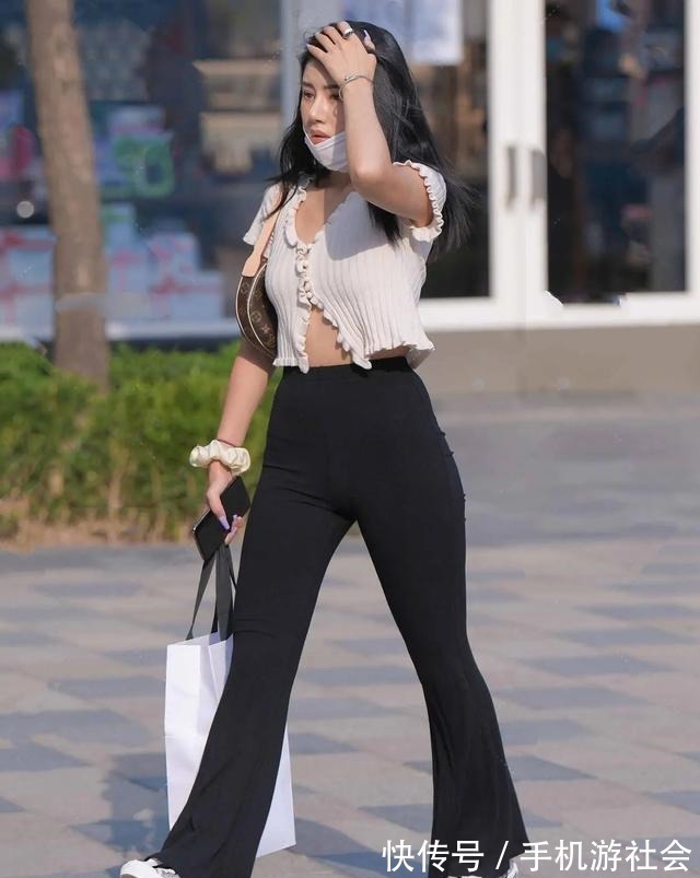 打底裤 清爽出众的打底裤穿搭展现街头时尚感，优雅舒适全都有，安静温柔！
