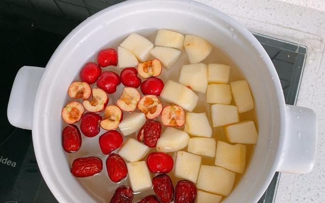 积食|12女孩连续6年睡前喝奶,一年身高仅长1.5cm,医生:无知