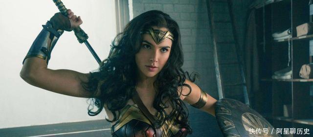 捷克|现实版女儿国,美少女皇家卫队,让无数男人闻风丧胆的一支部队