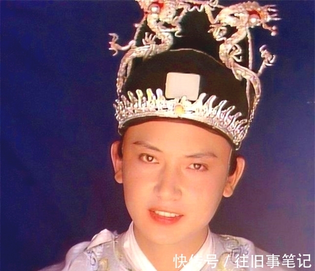 宝玉!红楼梦:难怪元春会被封妃,看贾宝玉与北静王暗中做了什么好事?