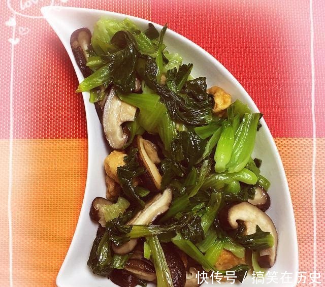 香菇油面筋炒青菜,家常素菜,咸香入味!