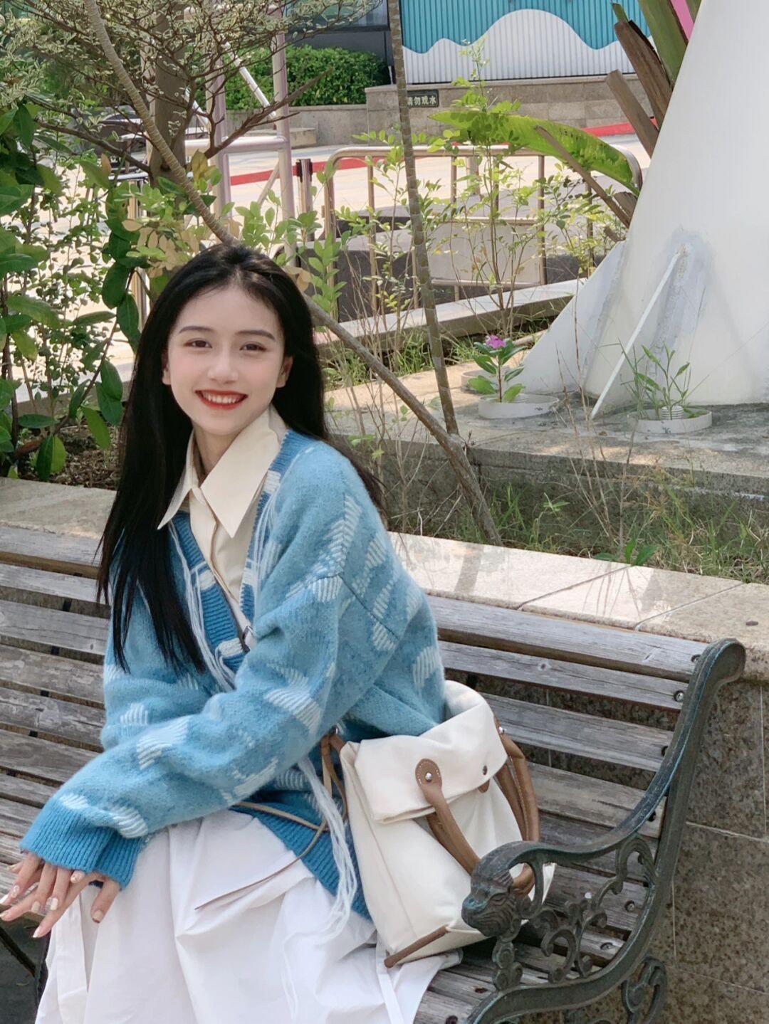 搭配|秋冬毛衣别乱选!穿这两件就够了,可盐可甜!