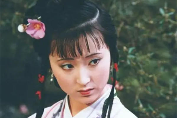 贾氏!林黛玉为何被紧急送往荣国府?嫡妻亲子死亡背后,林如海在恐惧啥